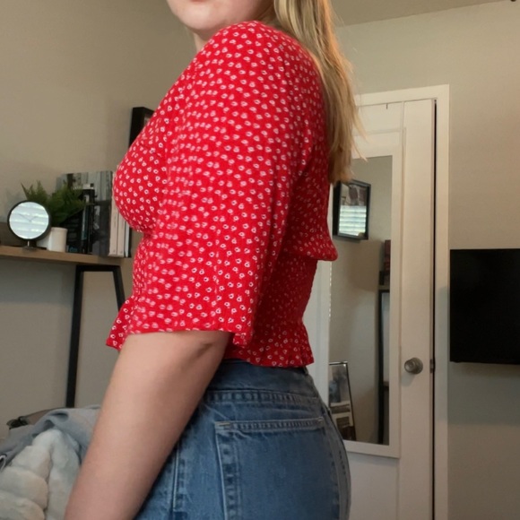 Red blouse - Picture 6 of 6
